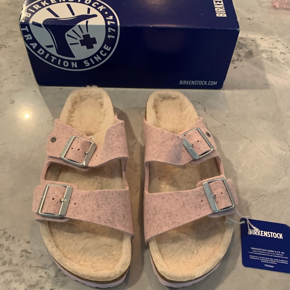 NWT size 41 Arizona Rivet Soft Pink Birkenstocks